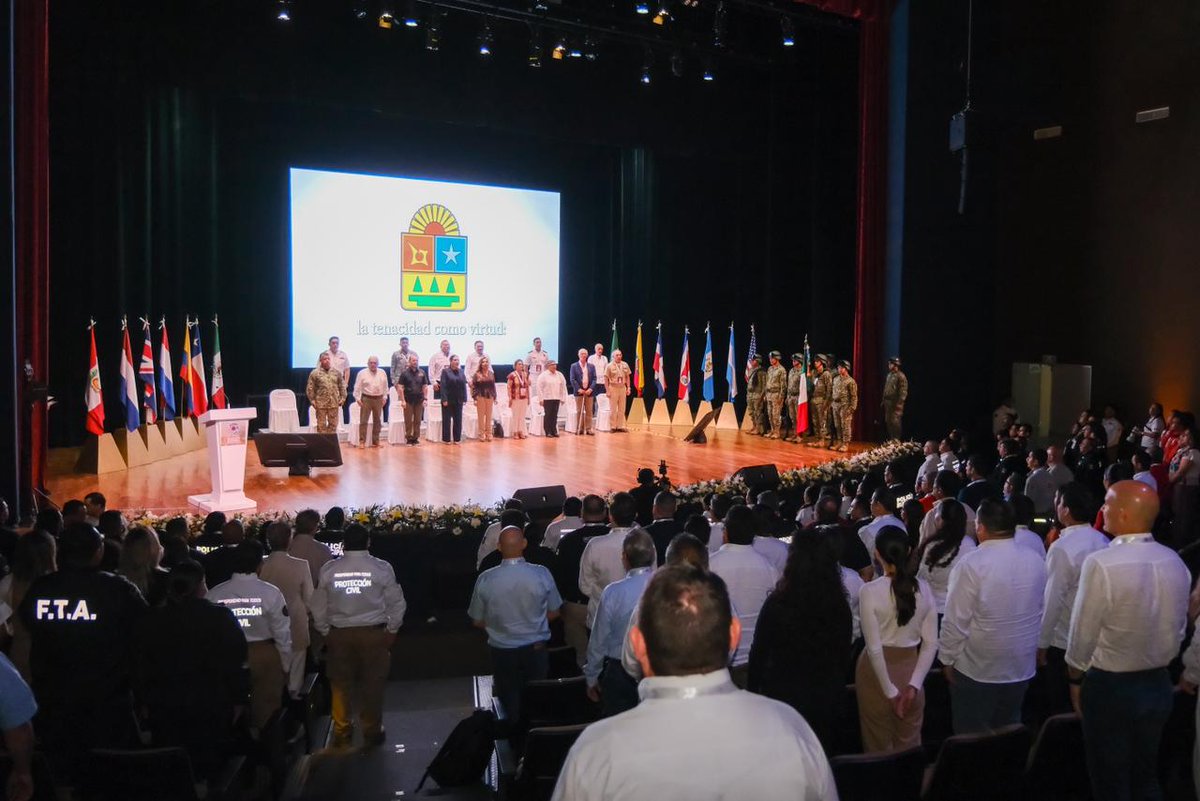 MaraLezama's tweet photo. Inauguramos en #PlayaDelCarmen el Primer Congreso Internacional de Protección Civil y Gestión de Riesgos de Desastres 🌀🌪️, un espacio estratégico que reúne en #QuintanaRoo a más de 750 especialistas de 13 países. 🌎

El objetivo es fortalecer nuestras capacidades operativas, estratégicas y de gobernanza para anticiparnos a los riesgos y salvar vidas. En un estado con un litoral tan amplio y con la llegada de millones de visitantes cada año, la prevención es una obligación ética y política.

Este congreso marca un antes y un después: por primera vez llevamos a cabo en nuestro estado un encuentro internacional de este nivel, alineado a la visión de nuestra presidenta Claudia Sheinbaum Pardo. Frente a fenómenos hidrometeorológicos cada vez más intensos por el cambio climático, la cooperación, la experiencia y la solidaridad de expertas y expertos de México y del mundo fortalecen nuestro compromiso de prevenir, proteger y salvar vidas. 🤲🏼

#HumanistaConCorazónFeminista