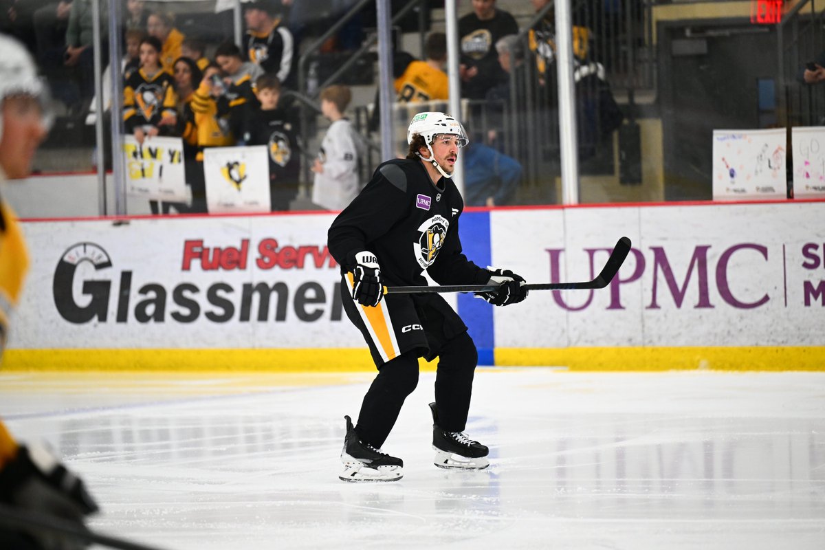 penguins's tweet image. Sammy G made it to the 412‼️