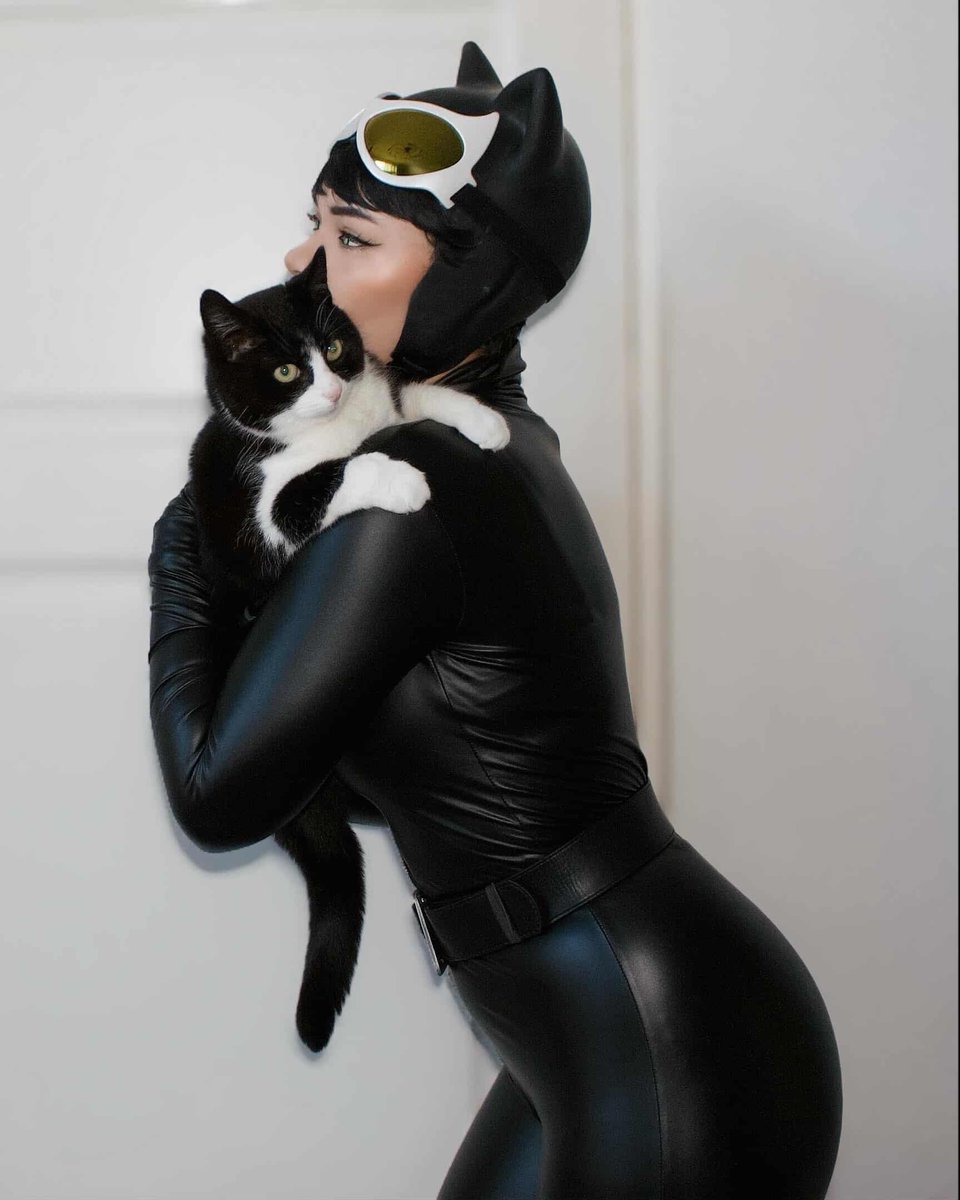 foomothcosplays's tweet photo. Selina Kyle❤️
#catwoman #catwomancosplay https://t.co/aHuL49RjUR