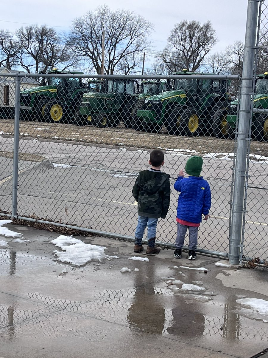 Laura Kroll tweet media