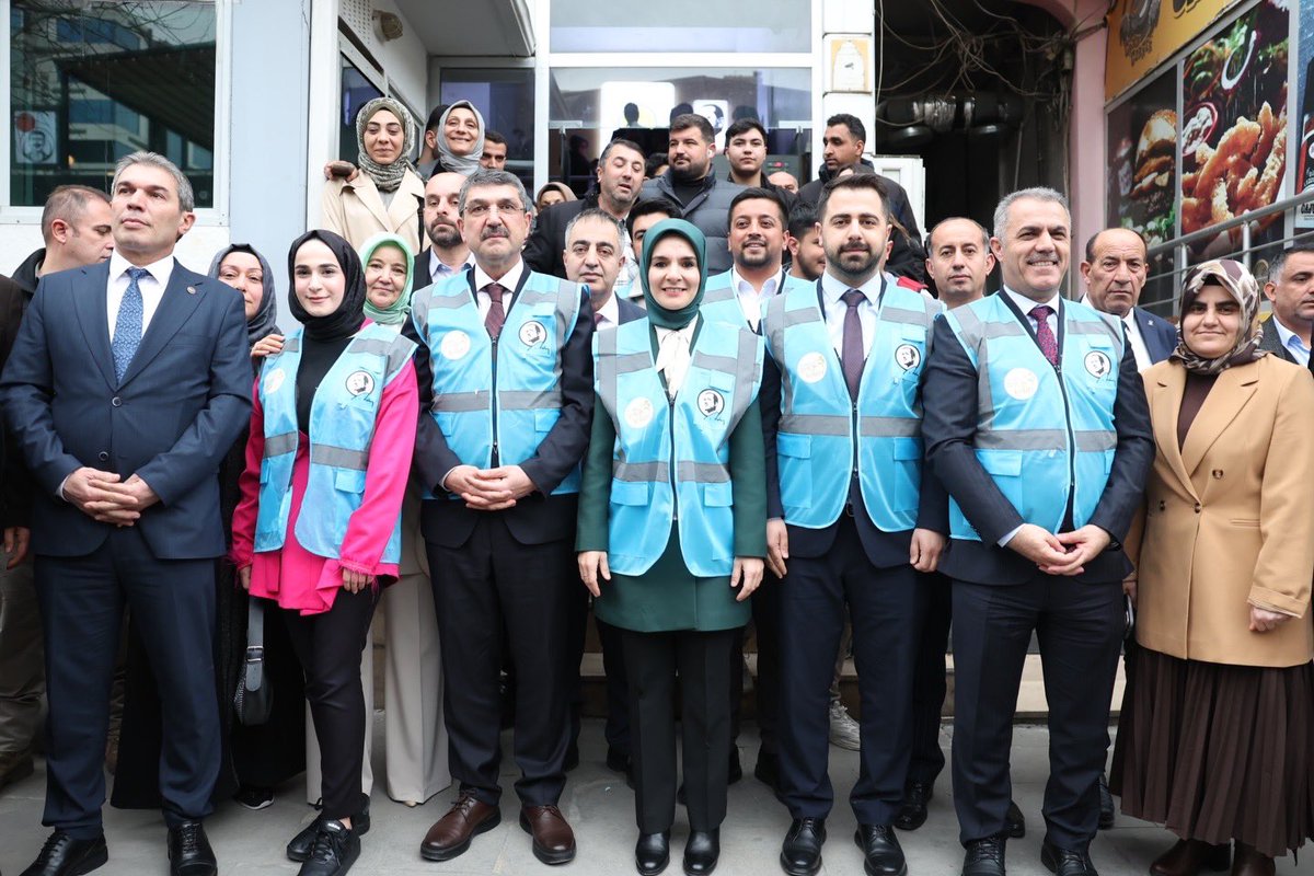 📍Batman

AK Parti Batman İl Başkanlığımızı ziyaret ederek İl Başkanımız Sn. Hüseyin Şansi ve dava arkadaşlarımızla bir araya geldik.

Şehrimizin her köşesine hizmet götürmek, vatandaşlarımızın hayatını kolaylaştıracak adımlar atmak için omuz omuza çalışıyoruz.

Ramazan ayında
