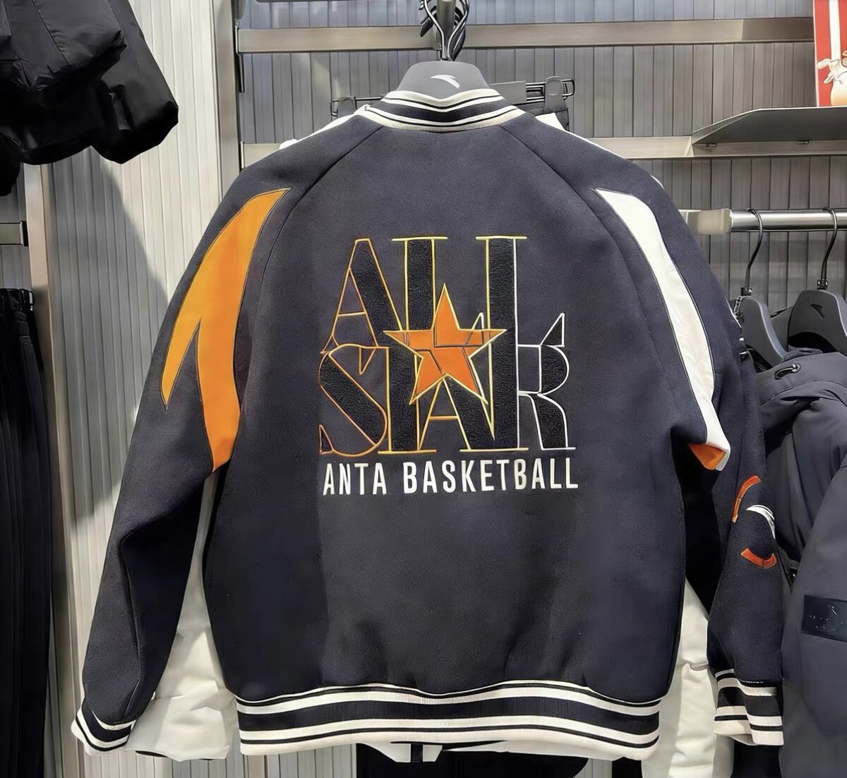 Jason6683834470's tweet image. Anta Campus Series 2026 Spring Baseball Embroidered Jacket
❤️❤️
antosports.com/collections/ja…
.
.
.
#Anta 
#antajacket 
#baseballjacket 
#antabaseballjacket