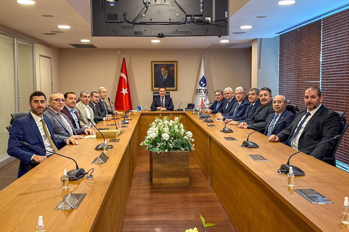 keremaltun65's tweet photo. TÜMORSİAD (Tüm Ortadoğu Sanayici ve İş Adamları Derneği) 
1.Olağan Genel Kongresinin ardından görev alan yeni Yönetim Kurulu Genel Başkanımız Sn.@alibabacan tarafından  @devapartisi Genel Merkezimizde kabul edildi. 
Genel Başkan #Muzaffer Bağ Beyefendinin Başkalığında ziyarete gelen TÜMORSİAD Yönetimiyle ülke ve iş dünyasının sorunları üzerinde görüş alışverişinde bulunuldu.
Ziyaretlerinden ötürü iş insanlarımıza teşekkür ederiz…