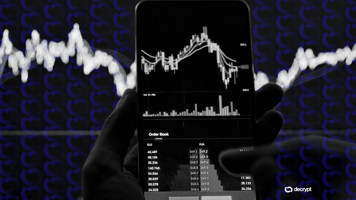 CryptooGloball's tweet photo. 🚨 BREAKING: Crypto funds just set a new Olympic record, dumping $4B over five weeks as traders remember there’s a world outside digital coins. CoinShares reports, 'Volumes hit lowest since July 2025.' Buy the dip, or is it just a slide? #Crypto #Finance #Markets https://t.co/ZpDKMcsWxS
