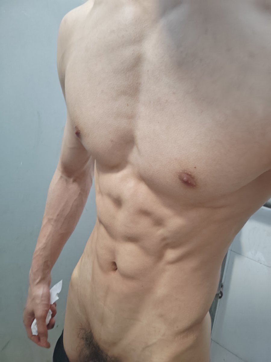 HuoLi63033's tweet photo. 喜欢吗 #腹肌直男 #巨根 #doi https://t.co/4SeqxVsnma