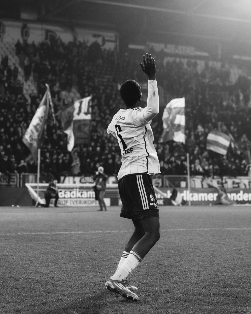 SCCambuurLwd's tweet photo. Altijd vol overgave ❤️🔥
#CAMEIN https://t.co/kE0uvTsJu1