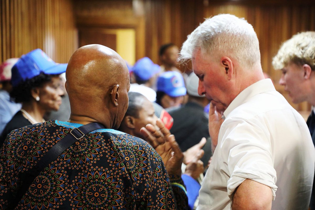 IOL's tweet image. R60 billion class action delayed as lawyer Douglas Shaw barred from court over lapsed Fidelity Fund Certificate, with proceedings postponed to March 26. 
#R60Billion #ClassAction #DouglasShaw #FidelityFund #GautengHighCourt 
Read on: tinyurl.com/3sys3x5r