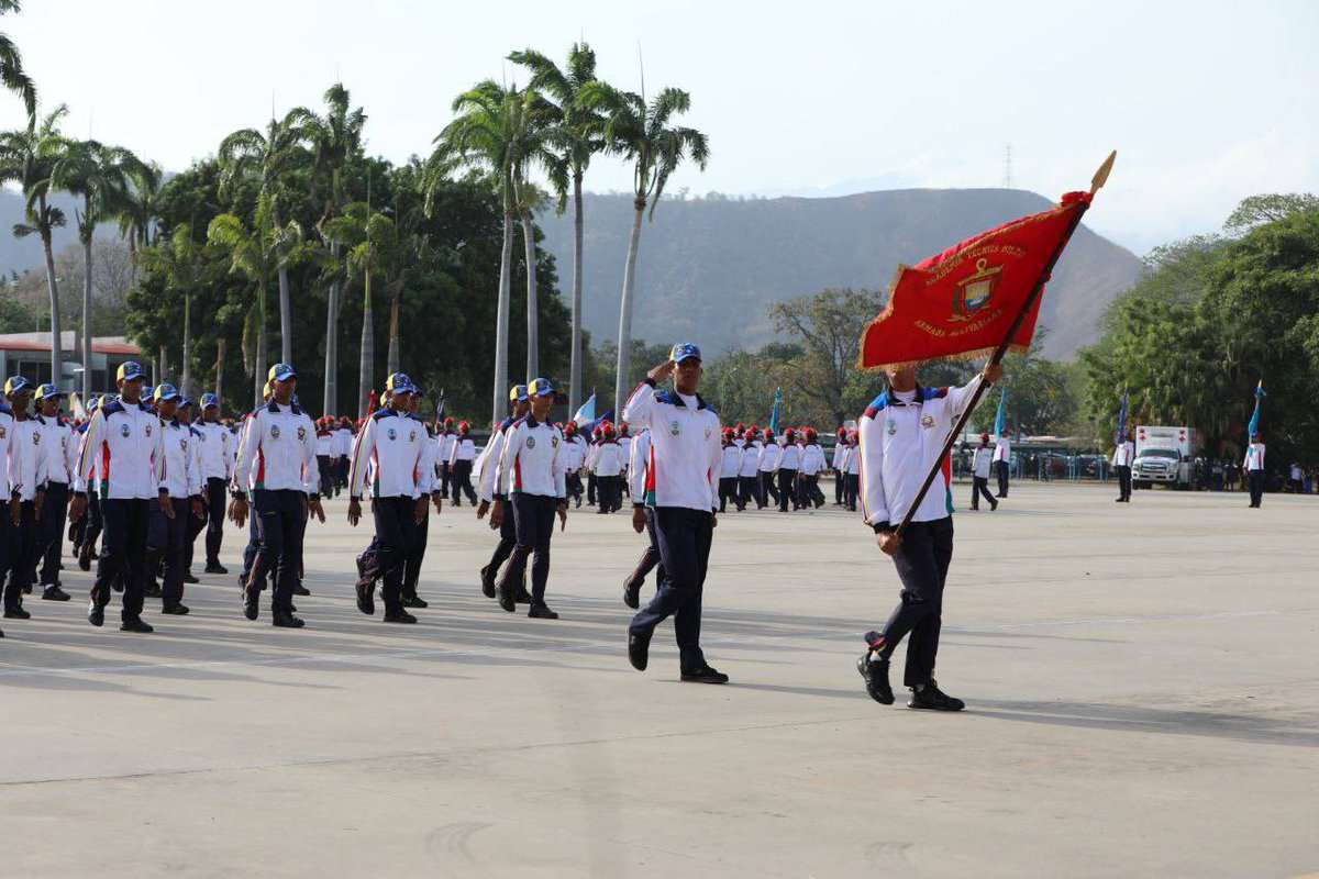 Notitiktok's tweet photo. ¡Maracay vibra con los Juegos Militares 2026!

¡Arrancaron con todo! 12 academias y más de 20 disciplinas compiten en Maracay bajo el lema "Unidos por la Soberanía y la Paz". El General Padrino López inauguró estos juegos que demuestran la fuerza y unión de nuestra juventud militar hasta el 3 de marzo.

#Militares #juegosmilitares #Deporte