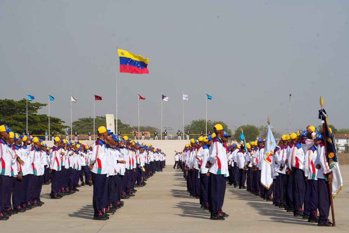 Notitiktok's tweet photo. ¡Maracay vibra con los Juegos Militares 2026!

¡Arrancaron con todo! 12 academias y más de 20 disciplinas compiten en Maracay bajo el lema "Unidos por la Soberanía y la Paz". El General Padrino López inauguró estos juegos que demuestran la fuerza y unión de nuestra juventud militar hasta el 3 de marzo.

#Militares #juegosmilitares #Deporte