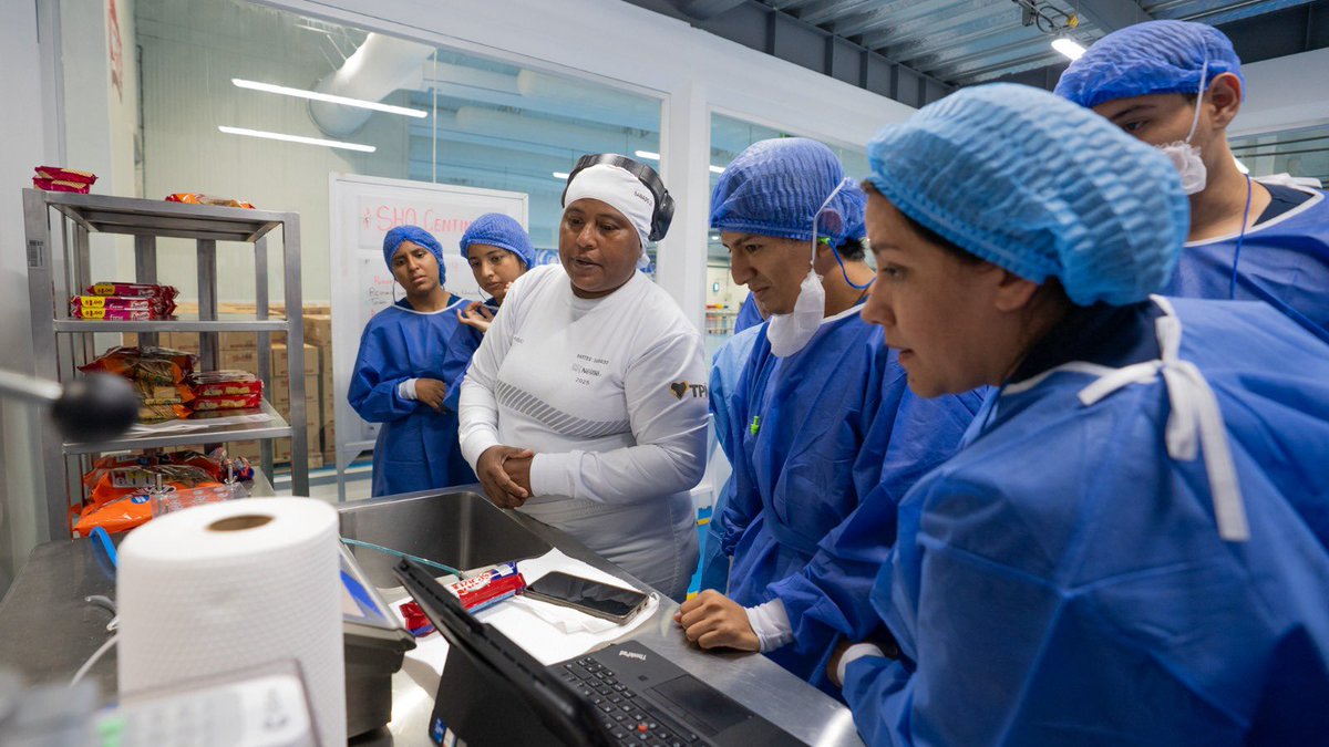 Universidad Ecotec tweet media