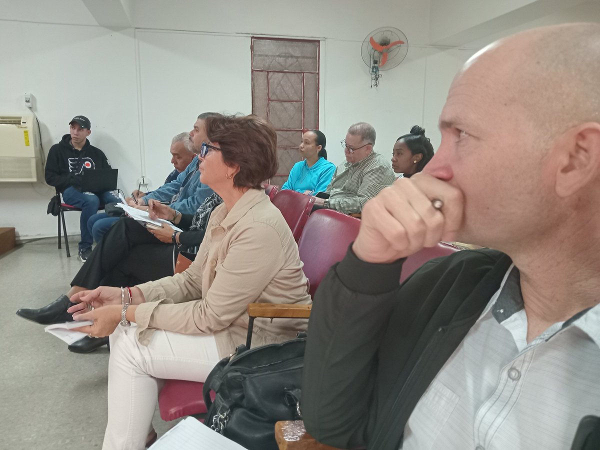 Se realiza reunión de trabajo conjunta CTC provincial y Nacional y Sindicatos nacionales y administrativos para evaluar todos los indicadores y el aseguramiento de las conferencias pendientes en la Capital <a href="/AlfredoVzquezP/">Alfredo Vázquez Pérez</a> <a href="/Colina_CTCuba/">Miguel Colina</a> <a href="/CtcLaHabana/">Ctc Provincial La Habana🇨🇺</a> ❤️🇨🇺🇨🇺🇨🇺