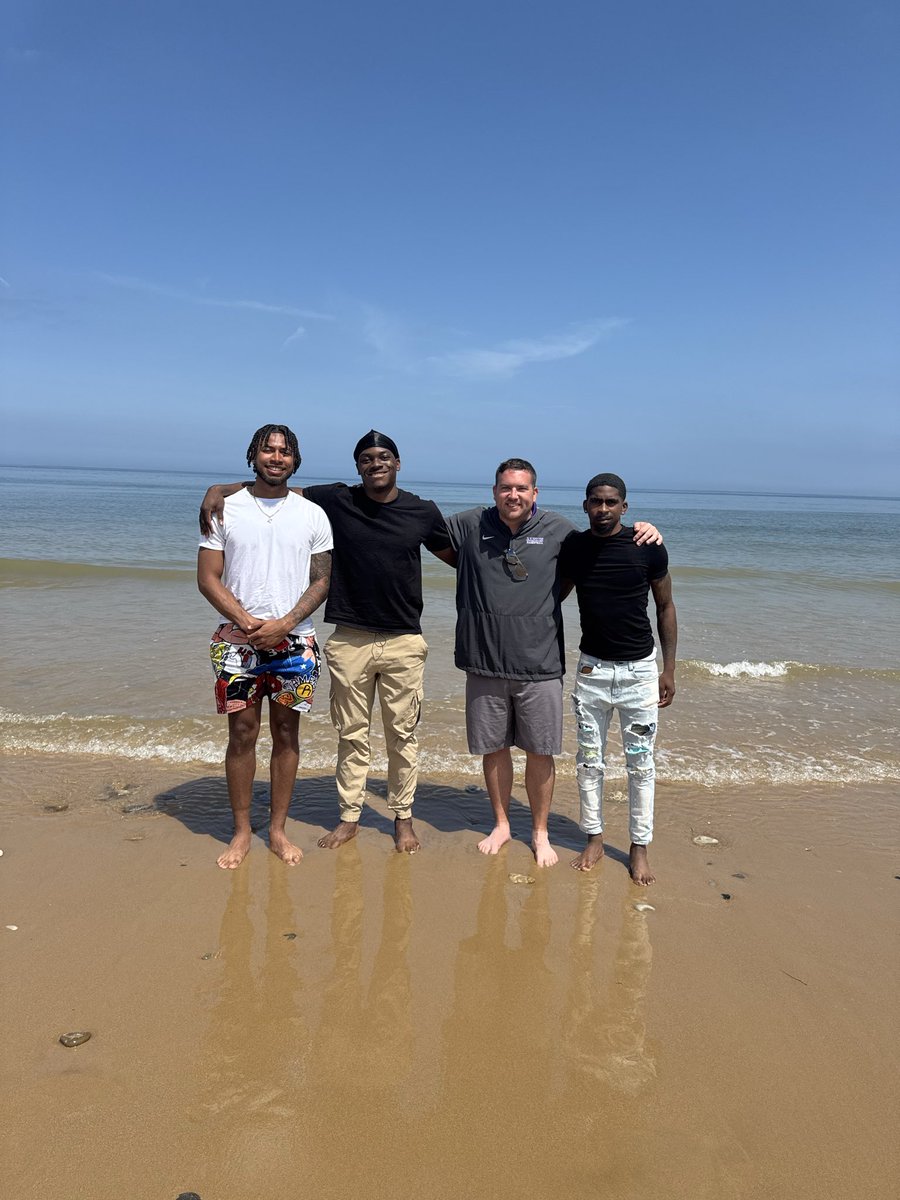 Albion College Men's Basketball tweet media