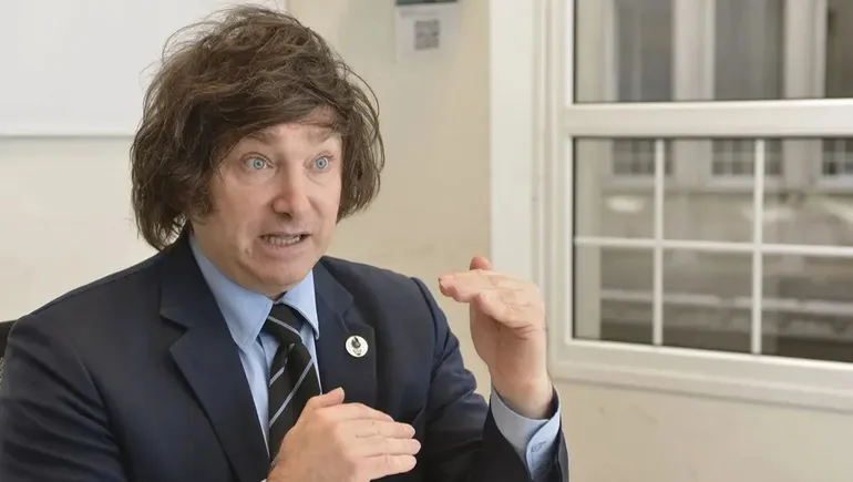 En el País de la Carne, el desgobierno libertario de Milei tiene al pueblo Argentino pagando hoy el kilo de carne a 65mil COP. Pregunto, ¿eso quiere Colombia?.  Ojo, que la desaprobación a Petro no nos lleve a una nueva tragedia. Ni lo anterior, ni lo actual. #AdelanteConFajardo.