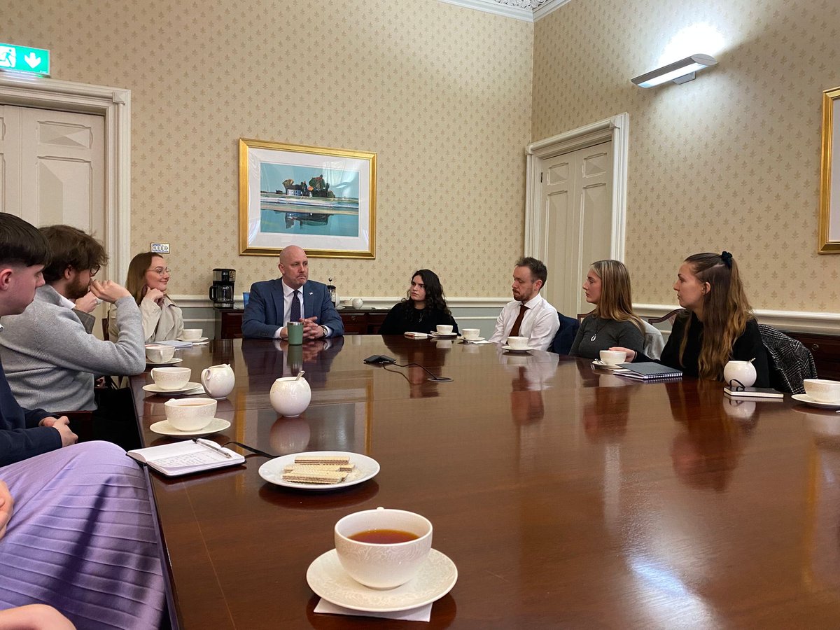 pivotalpolicy's tweet photo. We were delighted to meet with @USAinNI Consul General James Applegate today with our current PLDP cohort and Alumni for a wide-ranging discussion about diplomacy in a changing world, US-NI relations, and much more. https://t.co/4cH9D3SfaA