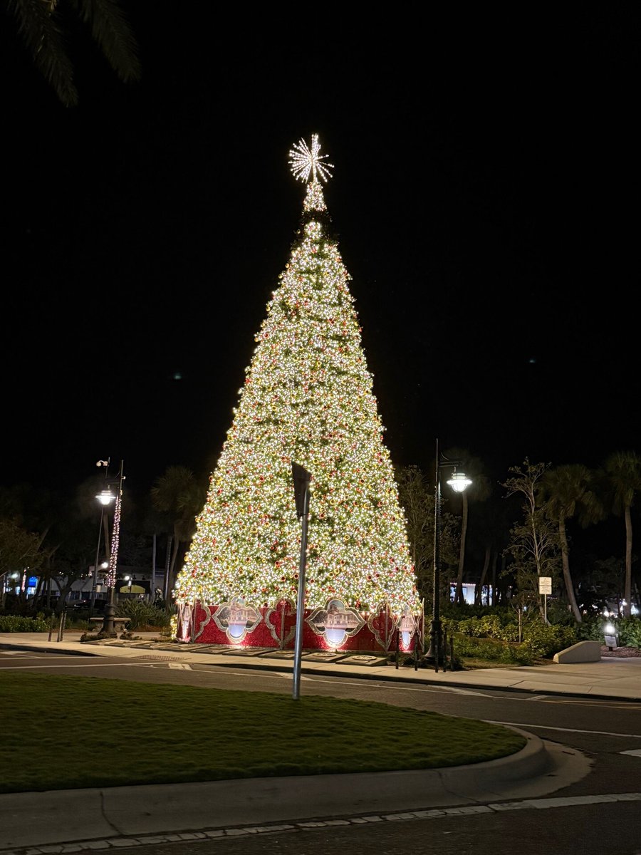 Building the leaders of tomorrow! Our leadership class with MyCHN in Texas brought together passionate minds ready to make an impact. #LeadershipDevelopment #BMG #MyCHN #TexasTraining