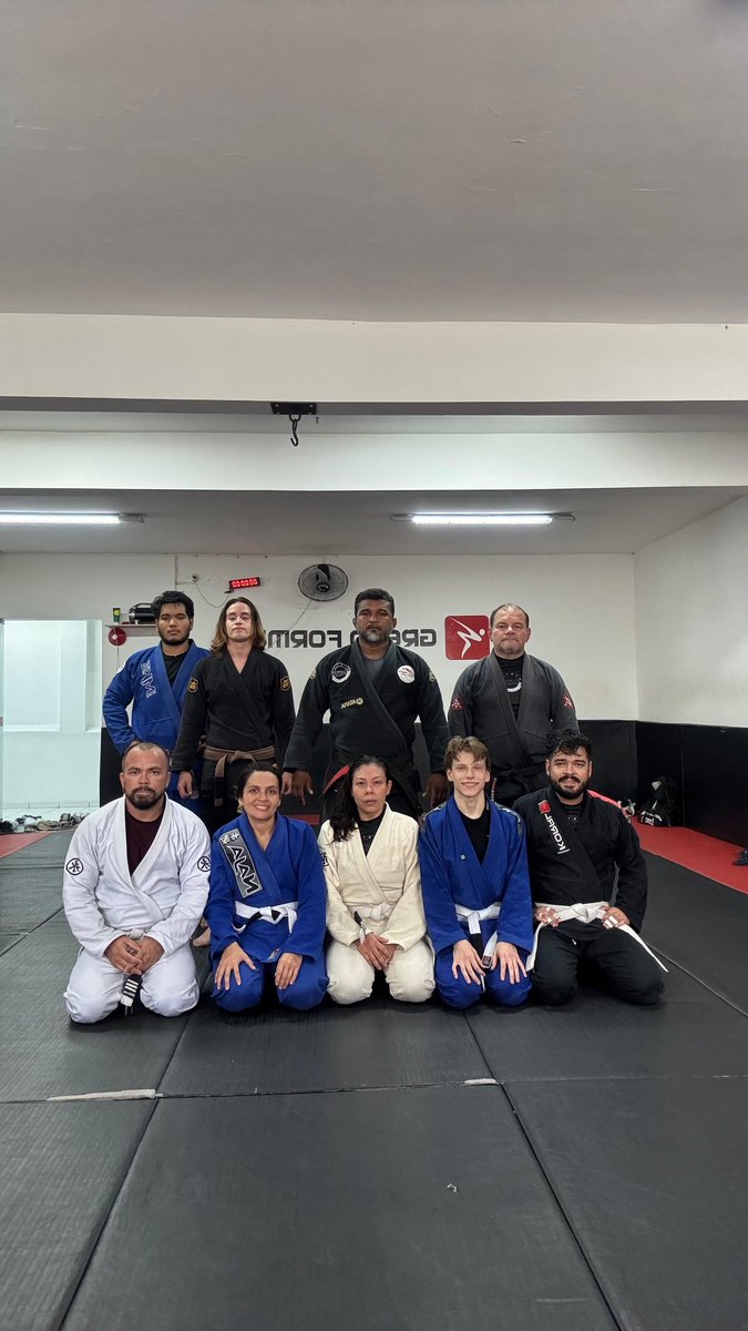 Fernand42124794's tweet photo. Treino dessa quarta-feira aqui na equipe MKT, oss!!! #djnandoazevedo #djblackbelt #jiujitsu #bjj #jiujitsubrasileiro https://t.co/LViTrwsmjo