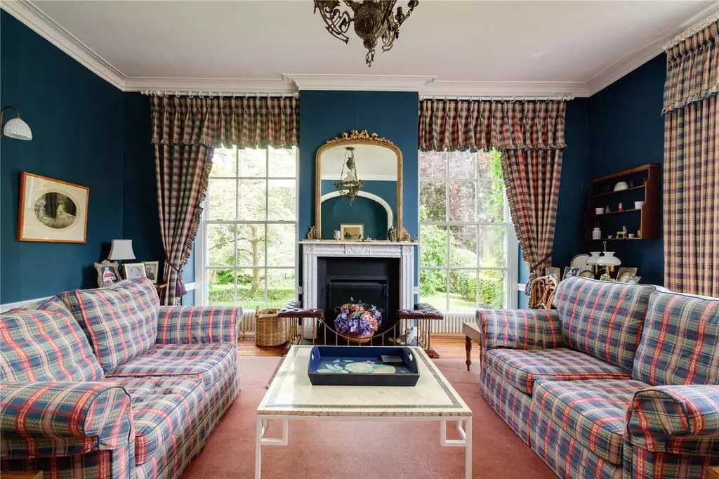 OnTheMarket tweet media