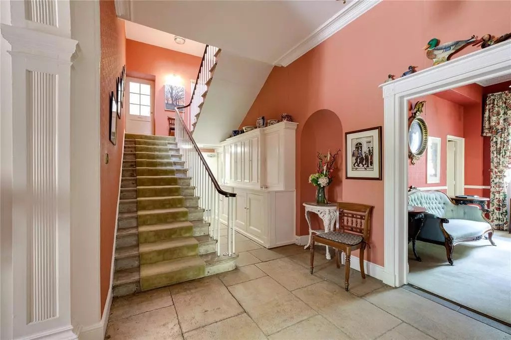 OnTheMarket tweet media