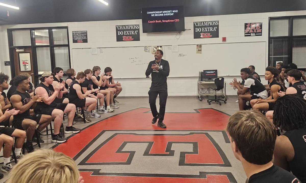 The Rocker Lee tweet media