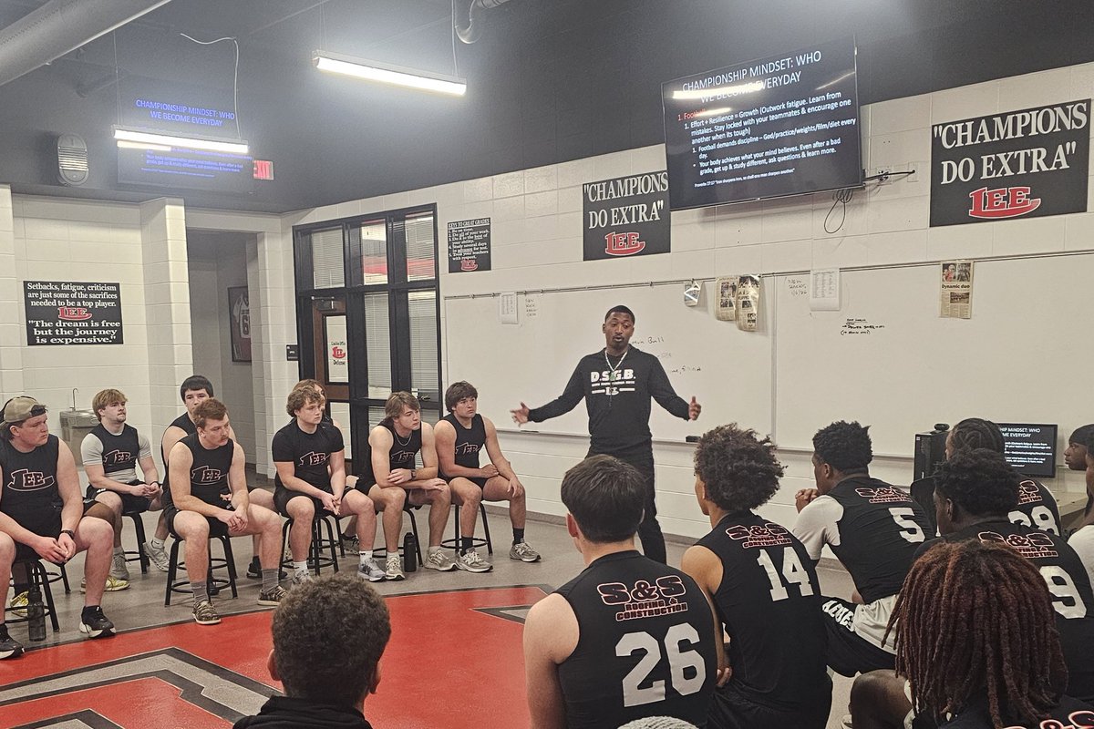 The Rocker Lee tweet media