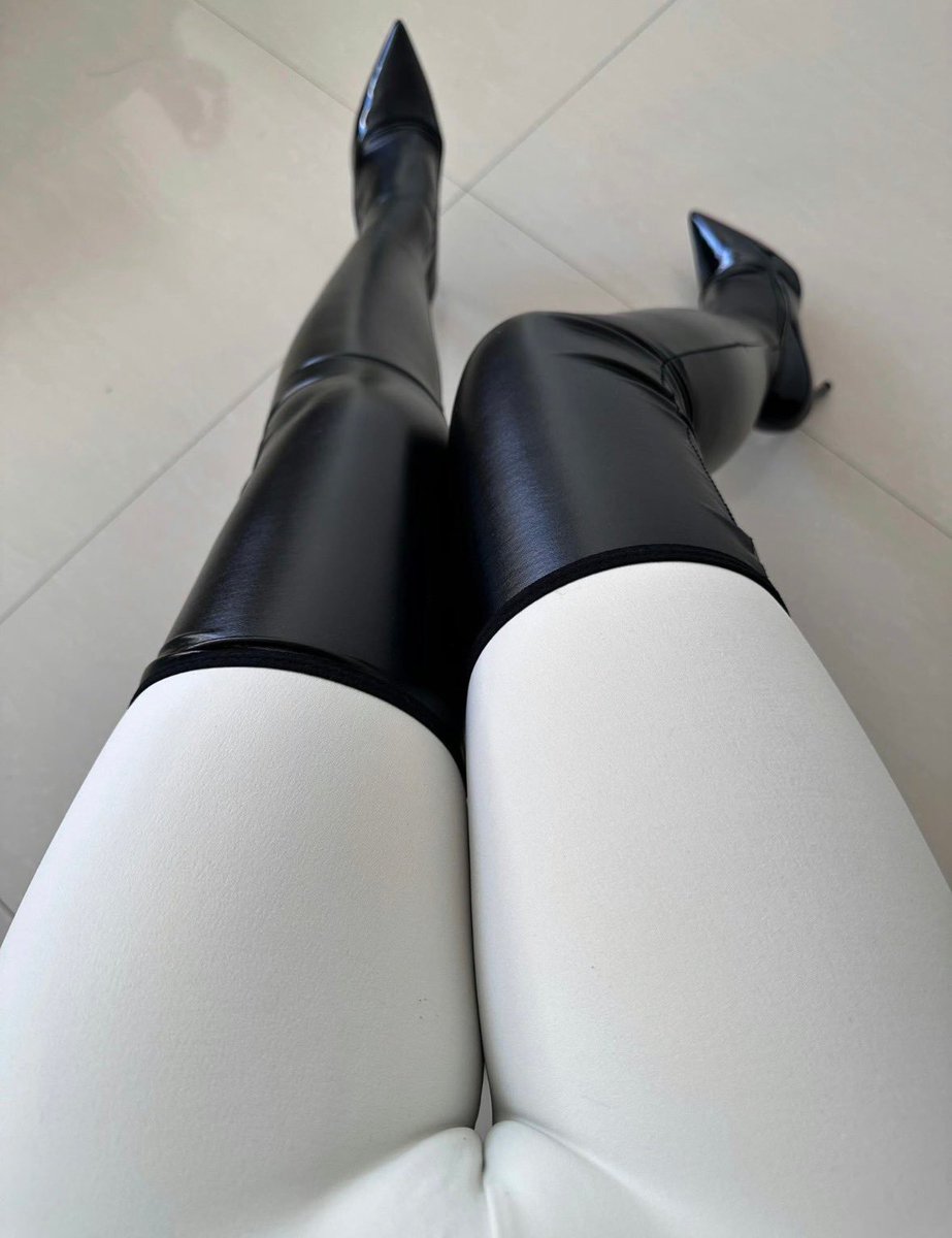 Beyaz tayt modası başladı.