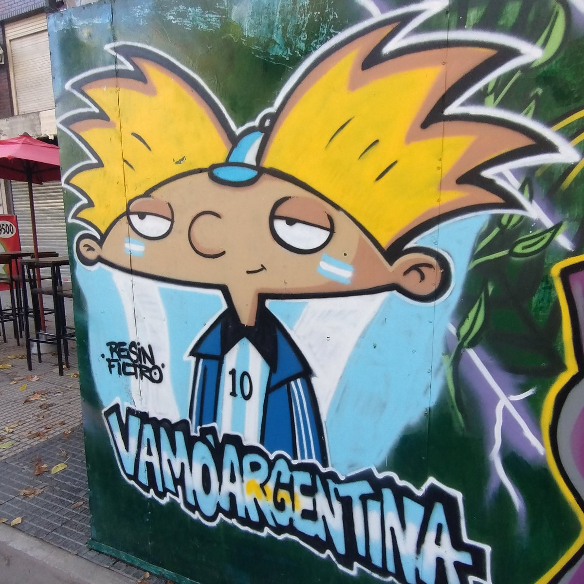 Street graffiti by the artist Resinfiltro in Mendoza, Argentina