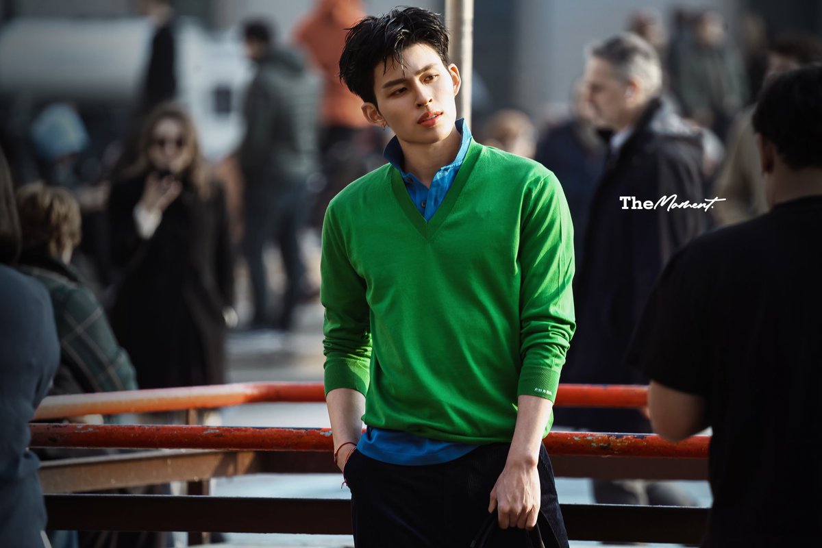 TheMoment0923's tweet photo. Cool guy
POND GO TO MILAN WITH PRADA
#PradaFW26xPond
#PradaFW26
#Prada 
#ppnaravit 
@ppnaravit https://t.co/y9V7lqko6o