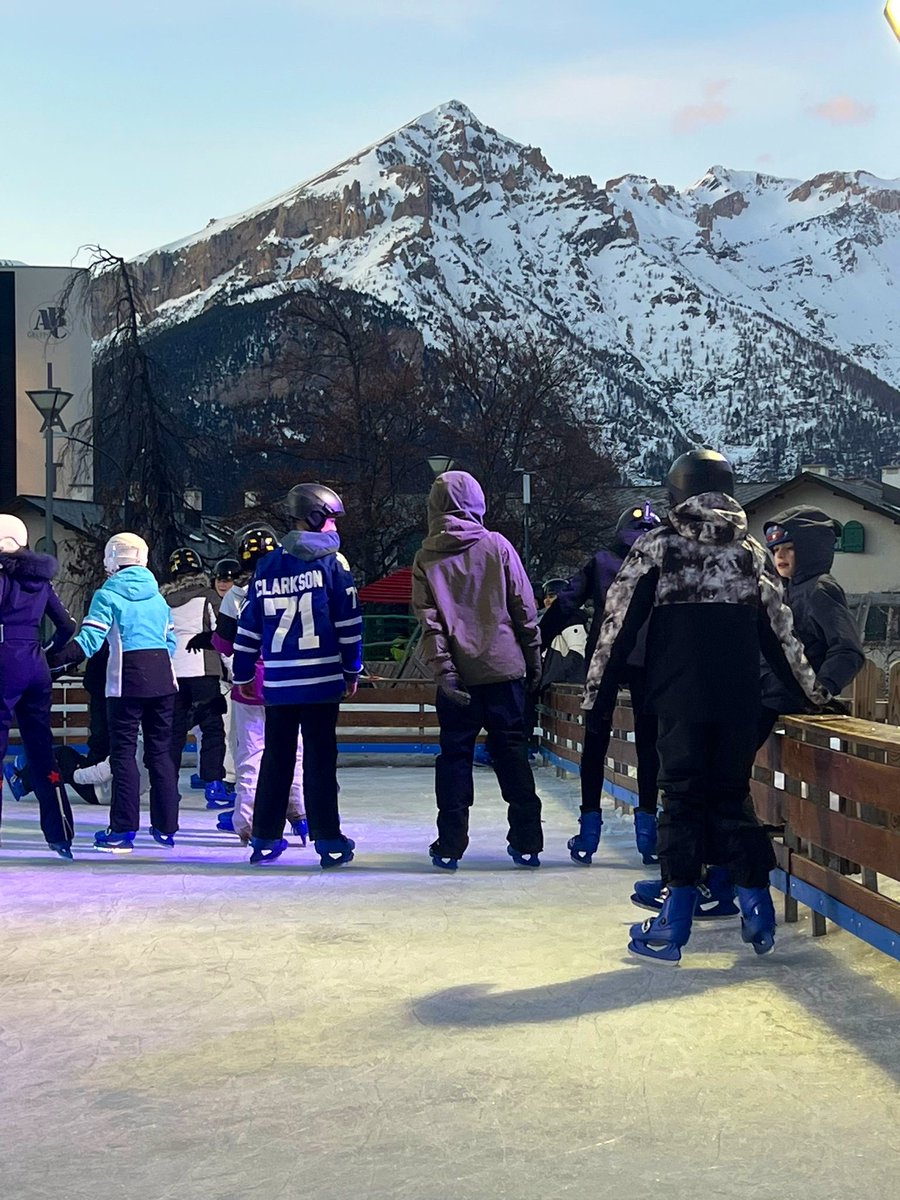 STMComprehensive tweet media