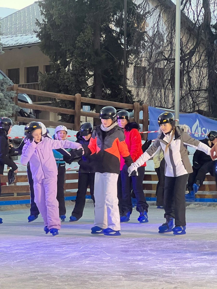 STMComprehensive tweet media