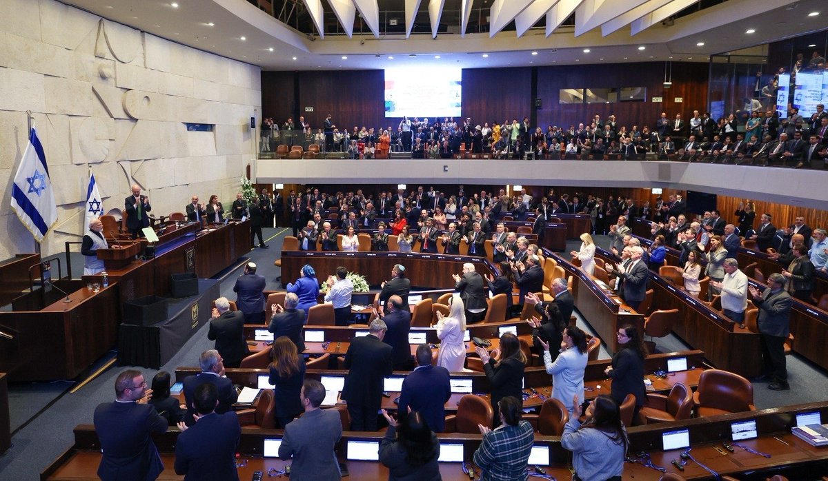 airnewsalerts's tweet image. PM @narendramodi shares glimpses from the Knesset.

@PMOIndia | @MEAIndia | @indemtel | @netanyahu #PMModiIsraelVisit | #IndiaIsrael |