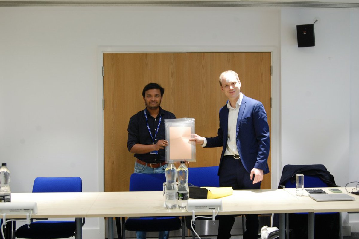 Cambridge Graphene Centre tweet media