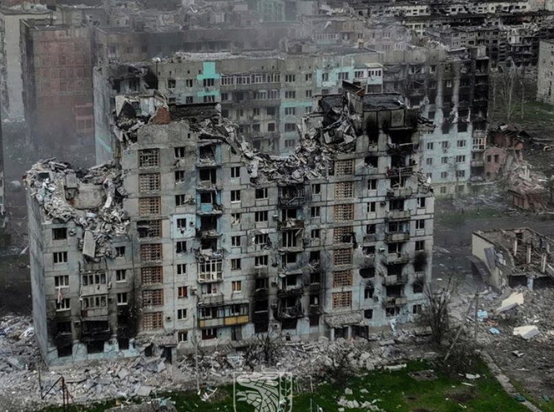 Sous son air abruti de vedette de télé réalité <a href="/J_Bardella/">Jordan Bardella</a> cache une âme glacée.
Il est prêt à toutes les compromissions, tous les renoncements moraux, toutes les bassesses pour servir ses maîtres et sa lamentable ambition.
Cet individu méprisable est un danger pour la France.