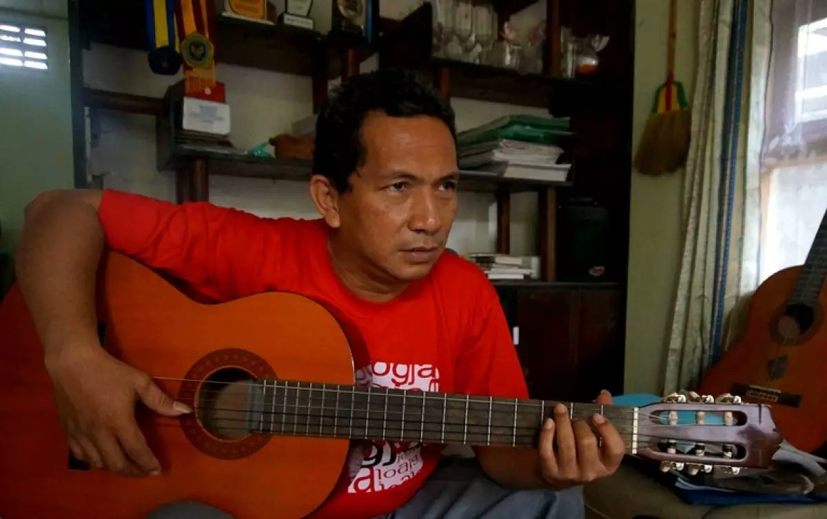 Breaking news!

Telah meninggal dunia John Tobing, sang maestro di balik "Darah Juang", lagu yang membakar api perlawanan rakyat pada Gerakan Reformasi 1998 yang menjatuhkan diktator Soeharto. 

Beliau meninggal pada Rabu, 25 Februari 2026 pukul 20.45 WIB di RSA UGM, Yogyakarta.