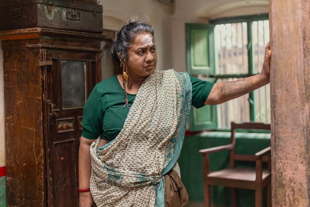 _MovieTamil's tweet image. #Radhika's acting &amp;amp; appearance will be talked about through this film. This film talks about women's rights.

#ThaaiKizhavi  - BBH