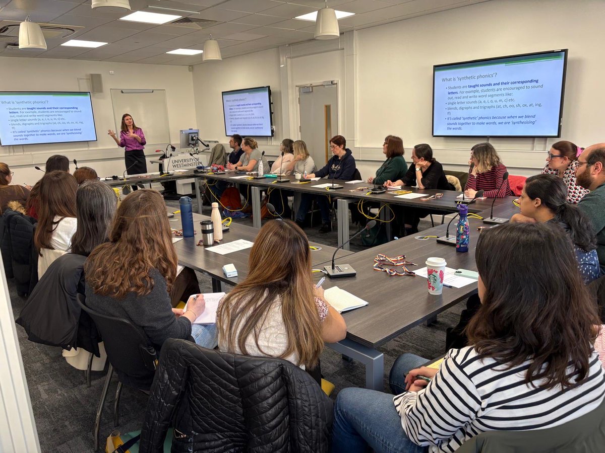 wendyadeniji's tweet photo. It’s always great to meet MFL teachers in person. Today we worked with 25 teachers hosted by the University of Westminster looking at how to boost enjoyment and mastery of speaking skills and how to motivate students to learn a language 😊⁦@Sanako_UK⁩ https://t.co/Bey9KcdeT8