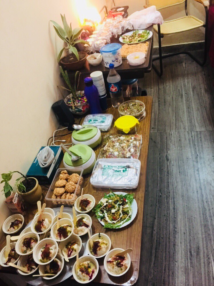 triVVedi's tweet image. Iftar dena bhi ek khushi hai maah-e-ramzan meiñ,
Hindu musalmaañ se pehle insaniyat zaruri hai insaan meiñ!!
#Ramzan #Iftar #ChefLife #CookedByMe #Friends #Aligarh