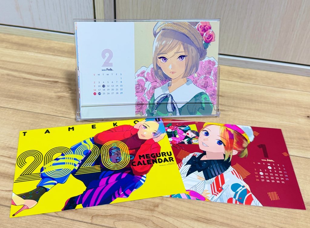 カレンダーまだ飾ってます💖 スマホケースは汚れるのが嫌なので大切に