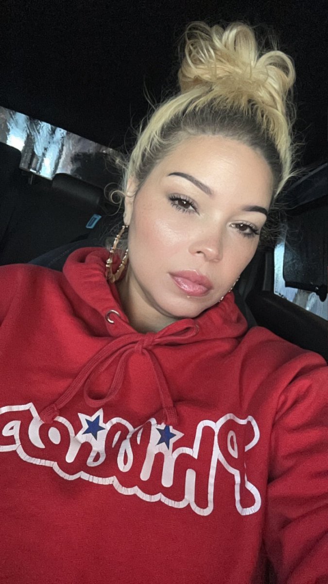 kushqueen215's tweet image. Happy Wednesday let’s go @Phillies 🤟🏻
#Baseballseason #Baseballbabe #Philadelphia #Phillies #Ringthebell #Wcw #wednesdayvibes #Fyp #twittamibeautiful #Floridaliving🌴
#Kushqueen👸🏼🍃💨💋