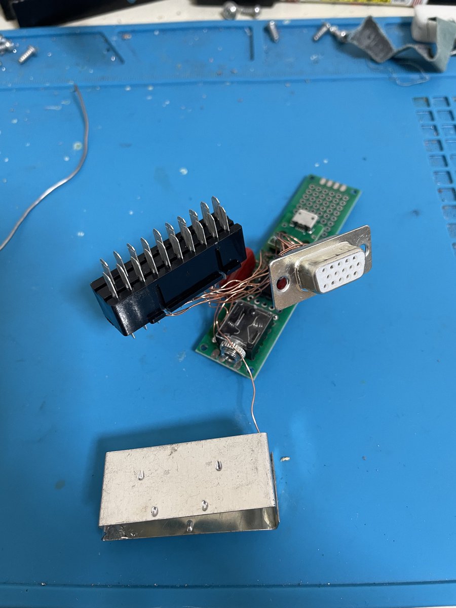 残念ながら、FM77AV用RGBマルチ21→15ピン変換器の製作は失敗しました