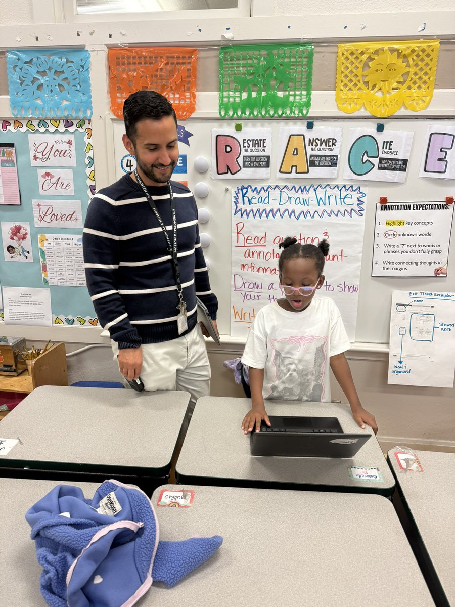 River Oaks IB World School tweet media