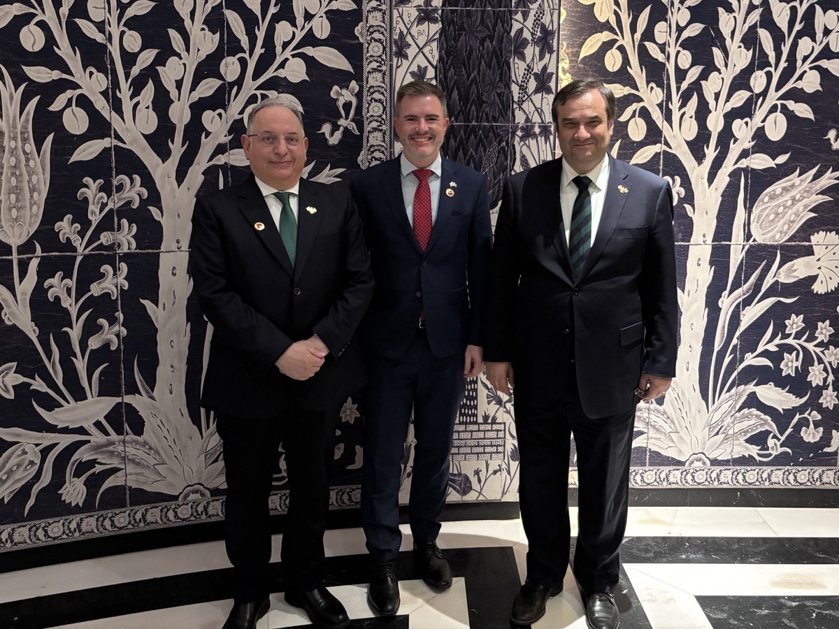 Greg_Galligan's tweet photo. Premier iftar du Canada à Damas depuis 2011, avec le Conseil d’affaires syro-canadien, en présence du ministre syrien des Finances et du gouverneur de la Banque centrale. Une étape significative vers un dialogue et un engagement renouvelés durant le Ramadan. 🌙🇨🇦🇸🇾 https://t.co/a7dNx7rikq