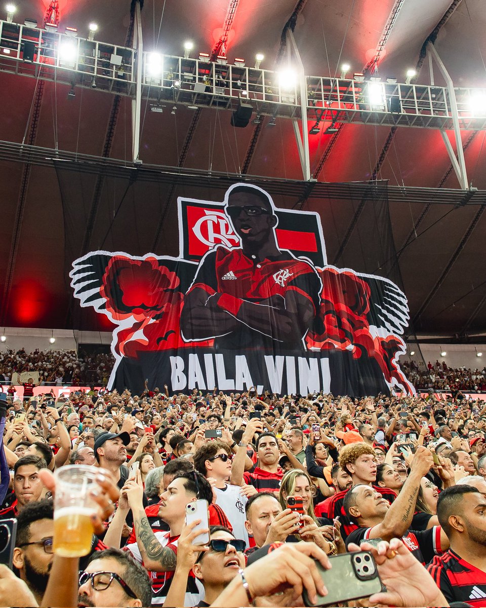 El TIFO que le ha dedicado el Flamengo a Vinícius Jr.

BAILA VINI 🕺🏻🕺🏻🕺🏻👏🏻👏🏻