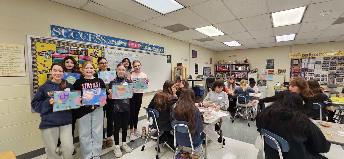MPS_Kiewit's tweet photo. 🖼️HAL Art Workshop-Students learned the process of creating a project beginning with the inspiration through idea development, project creation, completion, and critique. Thanks, Mrs. Fjell! #Proud2bMPS @MPS_HAL https://t.co/GOh98aCWzW