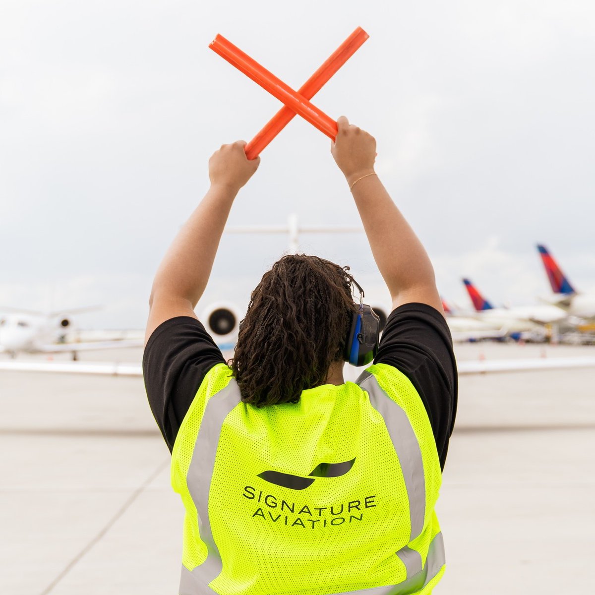 Signature Aviation tweet media