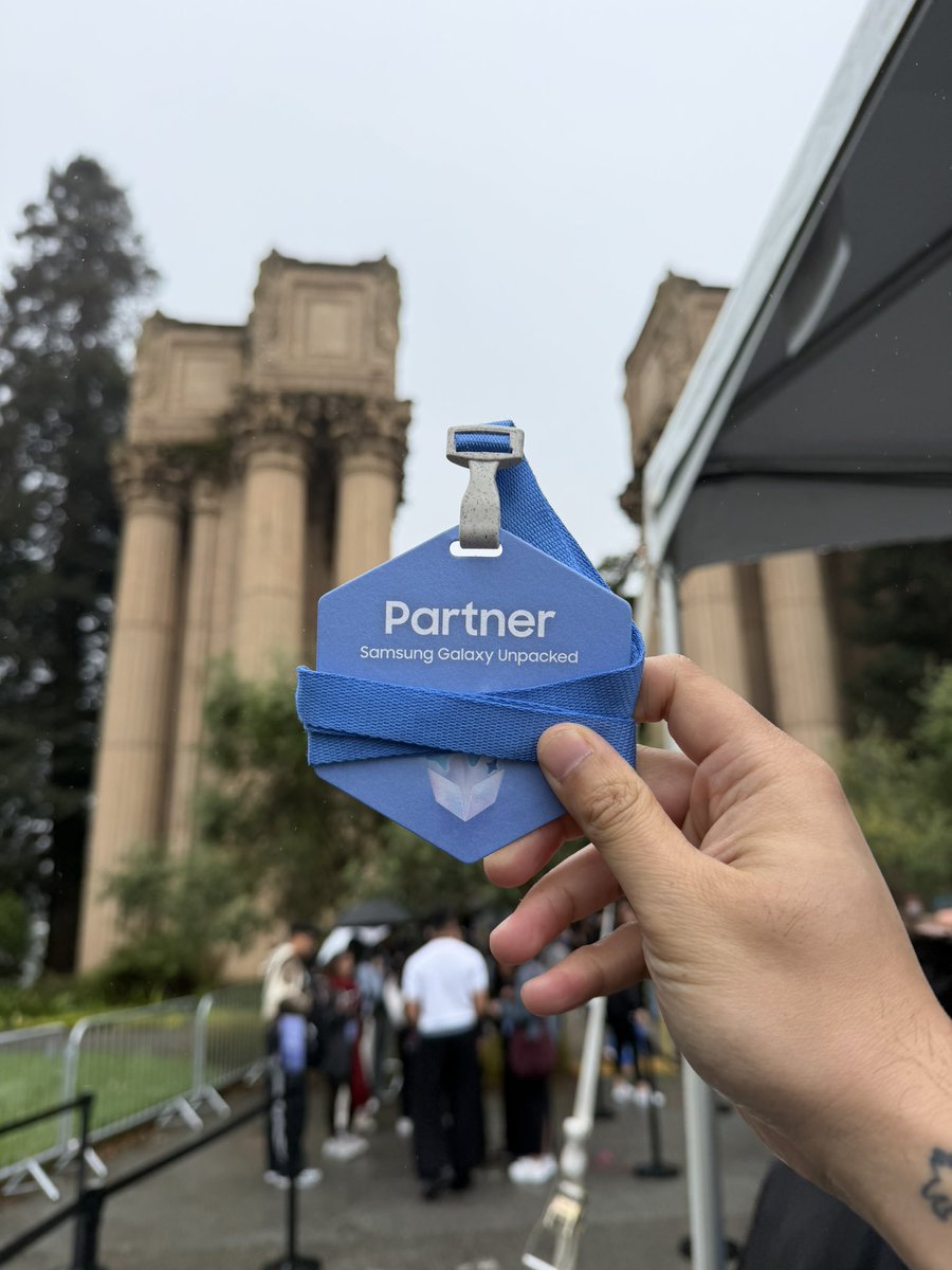 WE OUT HERE 🦅 #GalaxyUnpacked