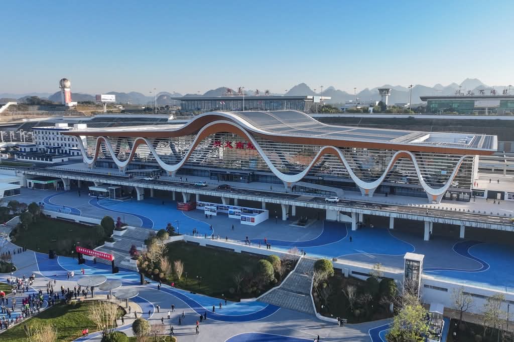 Román Meyer Falcón tweet media