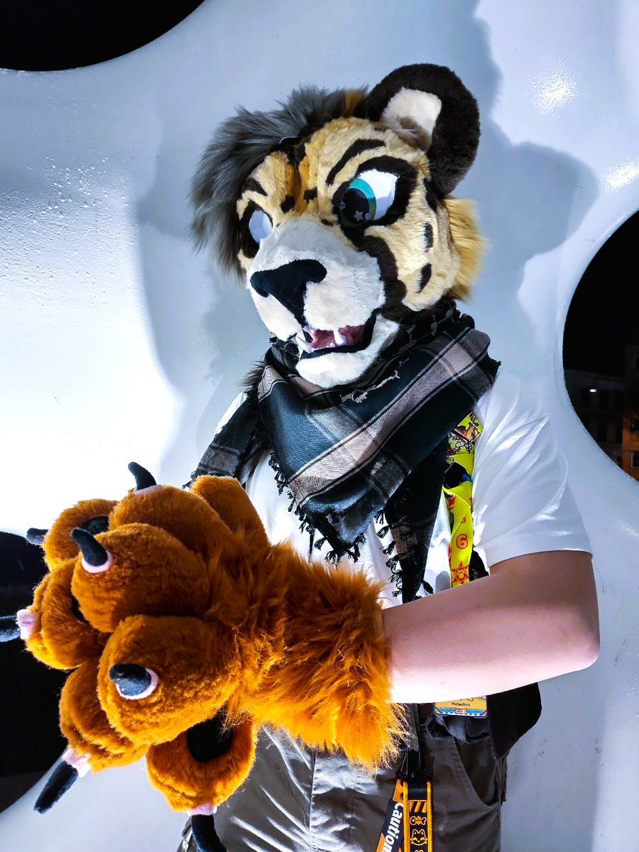 Melachee tweet media