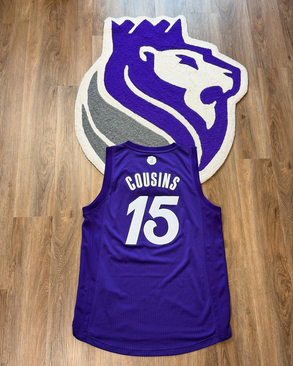 SacKings_Unis's tweet photo. 📈CHRISTMAS UNIS coming back!
📉Unfortunately the Kings will probably never get a Christmas jersey 😢

In 2016 all teams got a Christmas jersey even if they did not play on Christmas Day.
📸 from the 🐐 christoscloset on IG https://t.co/nOPSvKL5jj