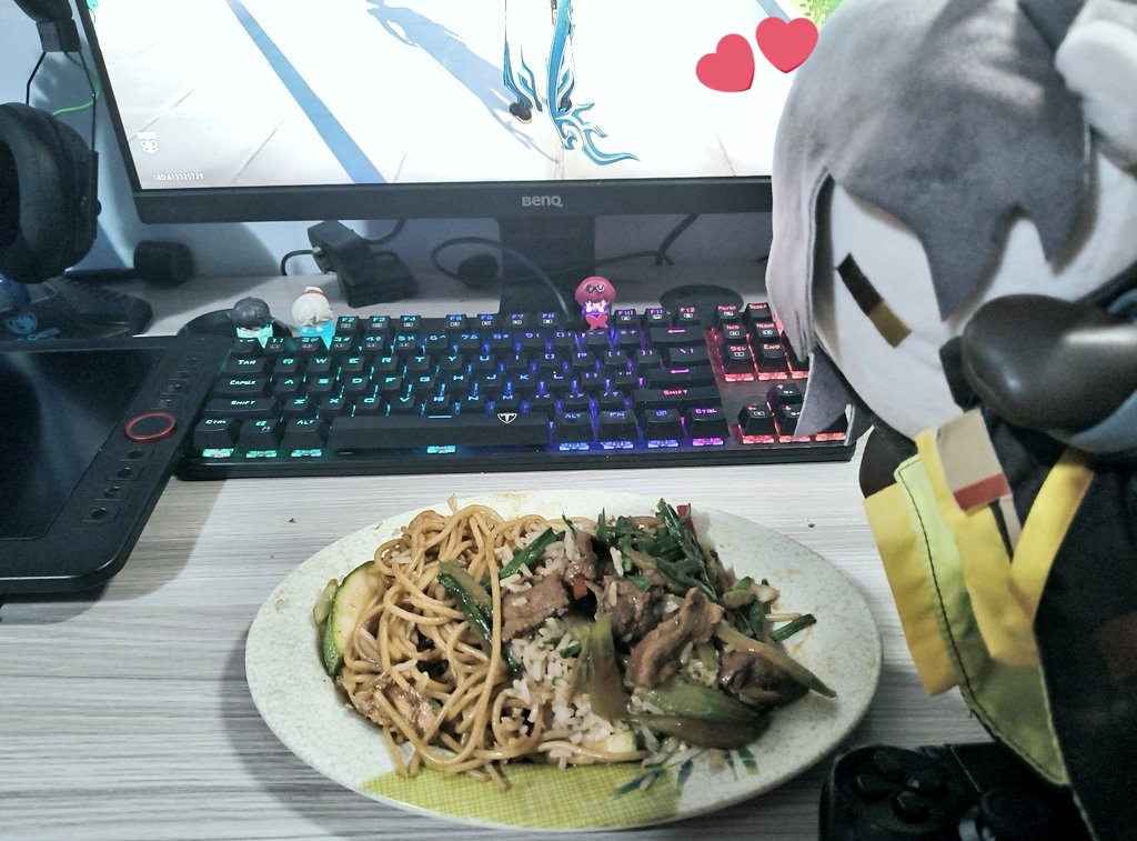 It's too much (and messy) but.. it's my breakfast and lunch? I woke up late today, but that's because everyone here woke up late...

(.....I'm not going to give you food -_-)