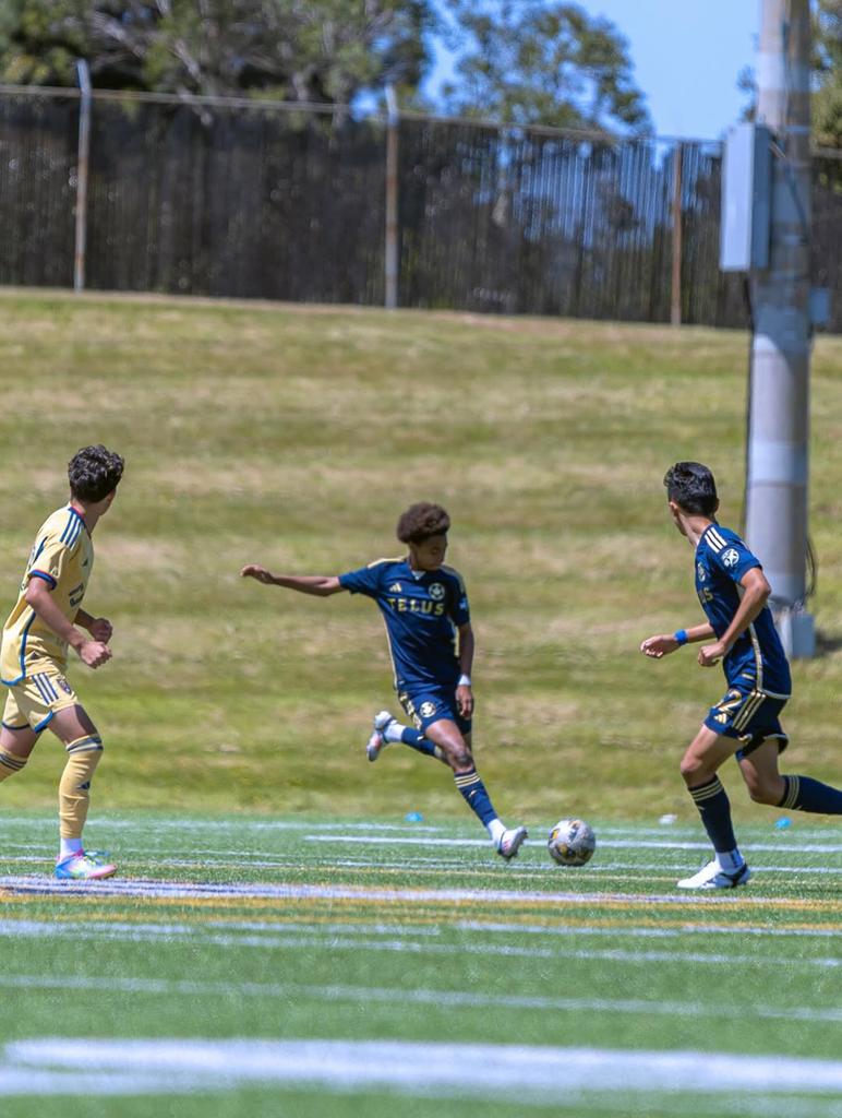 GhanaianPlayers's tweet photo. 16-year-old midfield talent Jamil Abubakar π¬ππ¨π¦ has joined the Black Starlets camp ahead of the U-17 AFCON.
The Canadian-born CM/AM currently with Le Havre AC is a technical, trickful midfielder who thrives in tight spaces & loves to glide past defenders.
https://t.co/LG8vWCXv2Y https://t.co/gLvdc6PaXJ